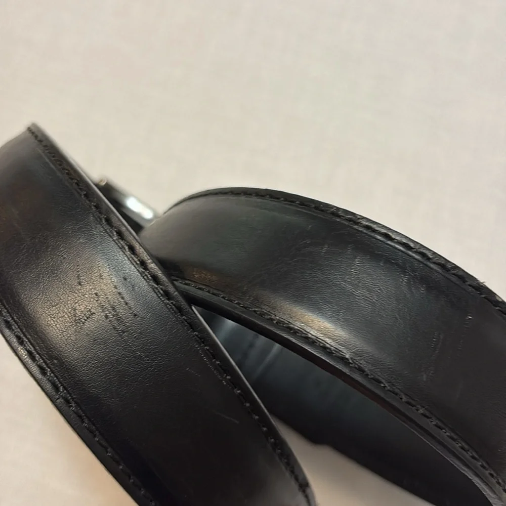 Levi’s Black Leather Mens Belt Excellent Used Condition! Size S 30-32